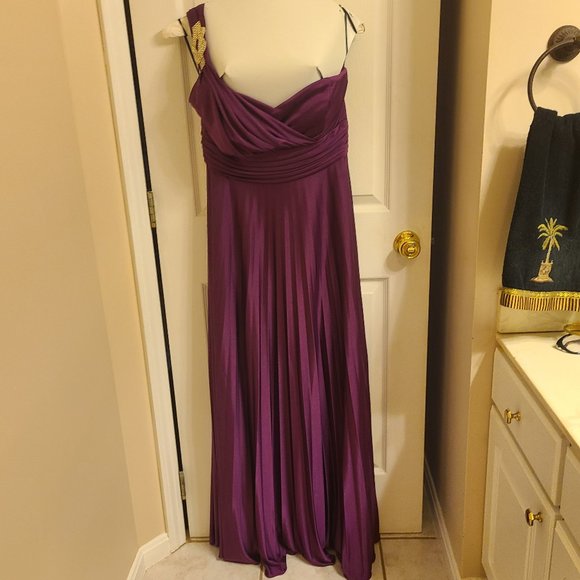 Escape by Joanna Cher Eggplant One Shoulder Empire dress - Picture 6 of 10